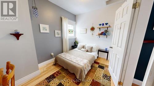 10 Argyle St, London, ON - Indoor Photo Showing Bedroom
