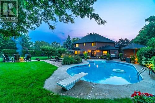 27 Meander Close, Hamilton, ON - Outdoor With In Ground Pool With Backyard