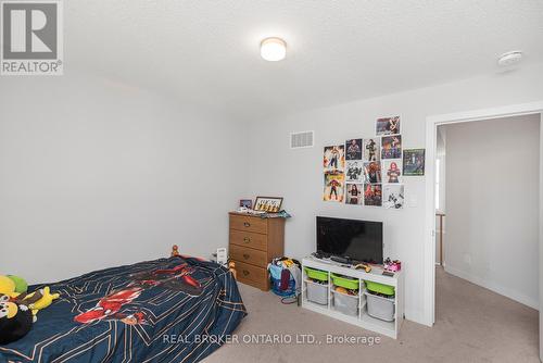 3 Trailside Dr, Haldimand, ON - Indoor Photo Showing Bedroom