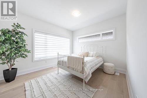 #2 -121 Fiddlers Green Rd, Hamilton, ON - Indoor Photo Showing Bedroom