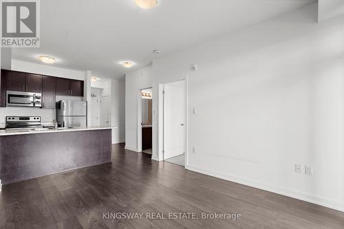 503 - 125 Shoreview Place, Hamilton, ON - Indoor Photo Showing Kitchen