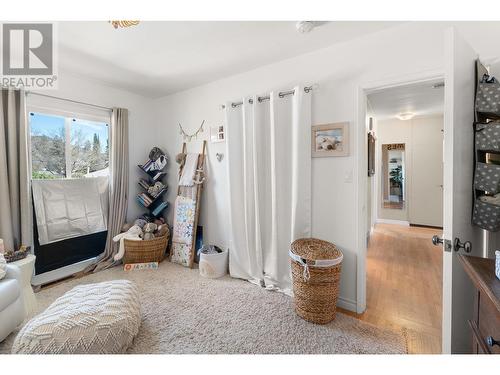1550 Lambert Avenue, Kelowna, BC - Indoor Photo Showing Bedroom