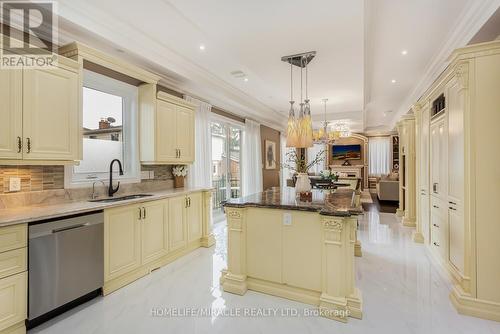 369 Toynevale Road, Pickering, ON - Indoor Photo Showing Kitchen With Upgraded Kitchen