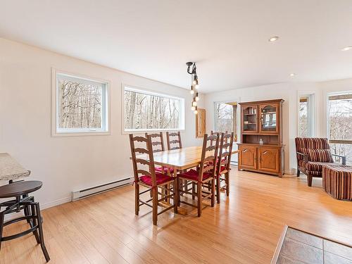 Salle Ã  manger - 32 Ch. Jack-Galvin, Bolton-Est, QC - Indoor Photo Showing Dining Room