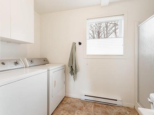 Laundry room - 32 Ch. Jack-Galvin, Bolton-Est, QC - Indoor Photo Showing Laundry Room