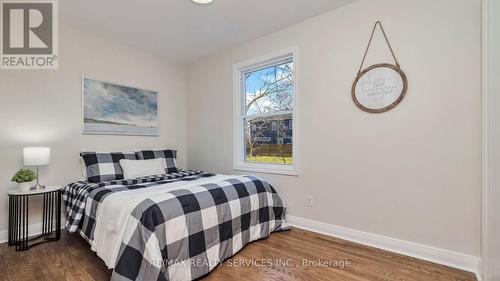 2287 Glenwood School Dr, Burlington, ON - Indoor Photo Showing Bedroom