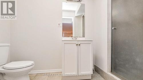 2287 Glenwood School Dr, Burlington, ON - Indoor Photo Showing Bathroom