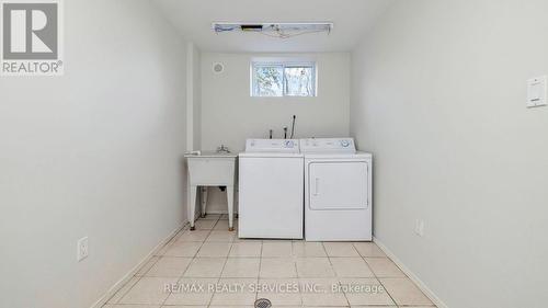 2287 Glenwood School Dr, Burlington, ON - Indoor Photo Showing Laundry Room