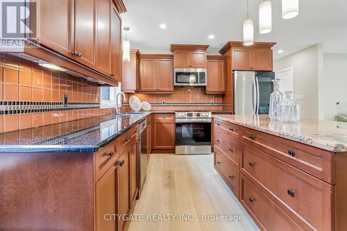 9884 Regional Road 25 Road, Halton Hills, ON - Indoor Photo Showing Kitchen With Upgraded Kitchen