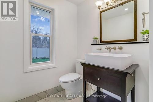 9884 Regional Road 25 Road, Halton Hills, ON - Indoor Photo Showing Bathroom