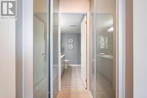 #1403 -1270 Maple Crossing Blvd, Burlington, ON - Indoor Photo Showing Bathroom