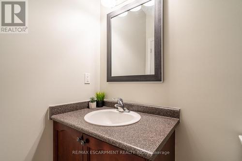 #93 -2125 Itabashi Way, Burlington, ON - Indoor Photo Showing Bathroom