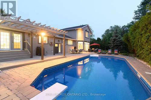 362 Small Cres, Oakville, ON - Outdoor With In Ground Pool