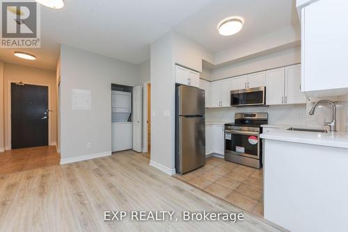 410 - 388 Prince Of Wales Drive, Mississauga, ON - Indoor Photo Showing Kitchen