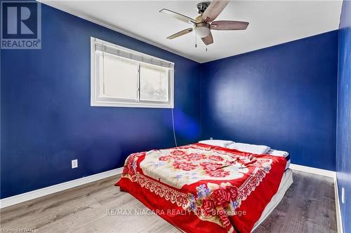 7063 Dirdene St, Niagara Falls, ON - Indoor Photo Showing Bedroom