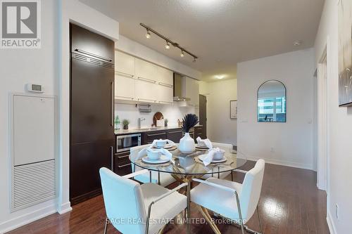 #402 -770 Bay St, Toronto, ON - Indoor Photo Showing Dining Room