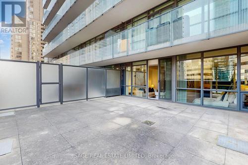 #402 -770 Bay St, Toronto, ON - Outdoor With Exterior