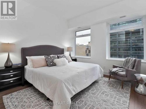 #605 -111 St Clair Ave W, Toronto, ON - Indoor Photo Showing Bedroom