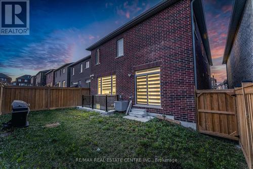 1163 Sepia Sq, Pickering, ON - Outdoor