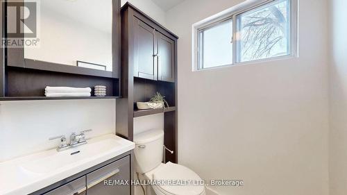 190 Chatham Ave, Toronto, ON - Indoor Photo Showing Laundry Room