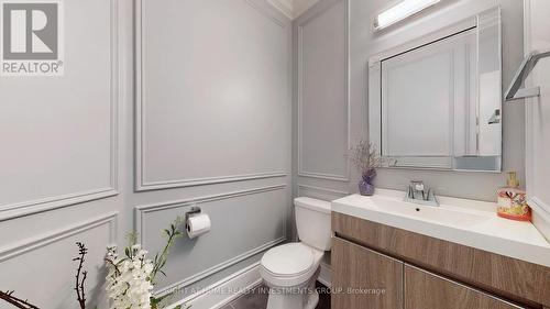 103 Old Field Cres, Newmarket, ON - Indoor Photo Showing Bathroom