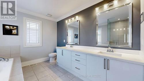 103 Old Field Cres, Newmarket, ON - Indoor Photo Showing Bathroom