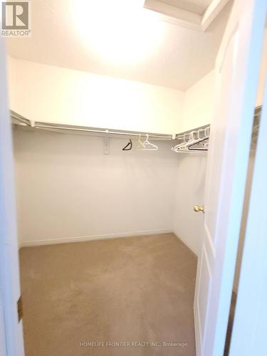 1221 Mccron Crescent, Newmarket, ON - Indoor With Storage
