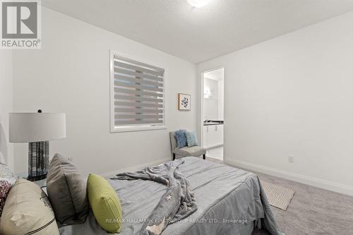198 Thompson Drive, East Gwillimbury, ON - Indoor Photo Showing Bedroom