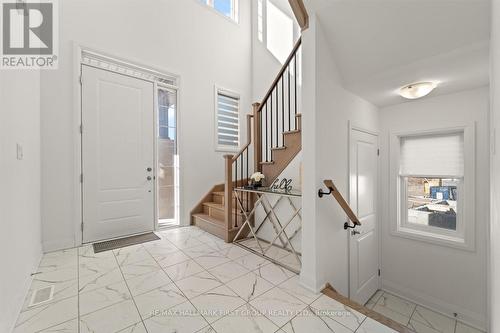 198 Thompson Drive, East Gwillimbury, ON - Indoor Photo Showing Other Room