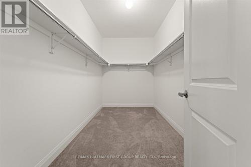 198 Thompson Drive, East Gwillimbury, ON - Indoor With Storage