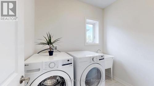 178 Rosanne Circ, Wasaga Beach, ON - Indoor Photo Showing Laundry Room