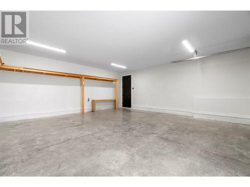 30 15Th Avenue Se, Salmon Arm, BC - Indoor Photo Showing Other Room