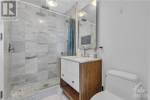 201 Parkdale Avenue Unit#903, Ottawa, ON - Indoor Photo Showing Bathroom