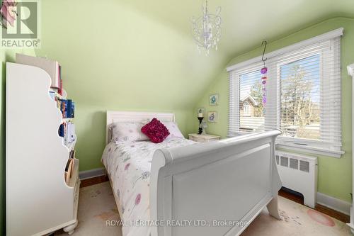 36 Cliffcrest Drive, Toronto, ON - Indoor Photo Showing Bedroom