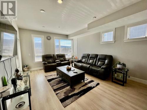 13098 Shoreline Way Unit# 47, Lake Country, BC - Indoor Photo Showing Living Room