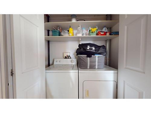 411 9Th Avenue S, Cranbrook, BC - Indoor Photo Showing Laundry Room