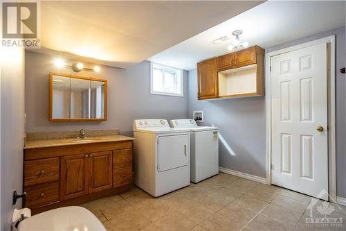 1709 County Rd 31 Road, Winchester, ON - Indoor Photo Showing Laundry Room