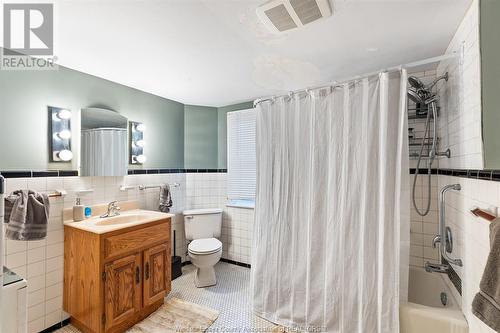 12854 Riverside Drive, Tecumseh, ON - Indoor Photo Showing Bathroom