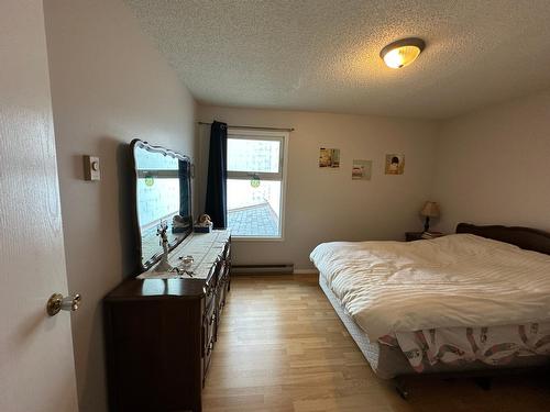 201 - 880 Wordsworth Avenue, Warfield, BC - Indoor Photo Showing Bedroom