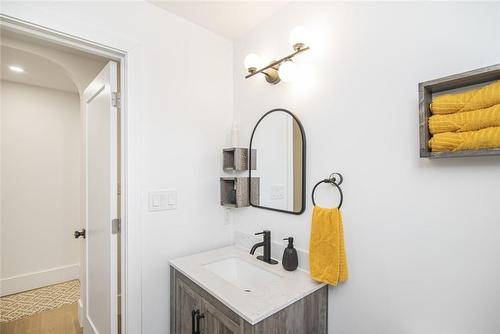 385 Westwood Avenue, Crystal Beach, ON - Indoor Photo Showing Bathroom