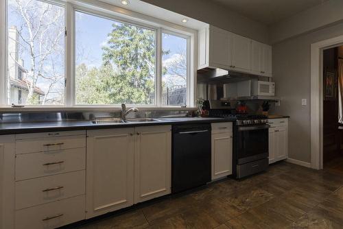 120 Aberdeen Avenue, Hamilton, ON - Indoor Photo Showing Kitchen With Double Sink