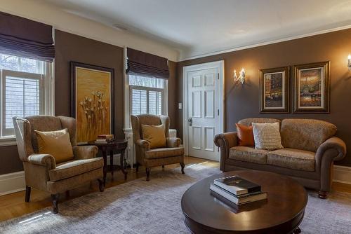 120 Aberdeen Avenue, Hamilton, ON - Indoor Photo Showing Living Room