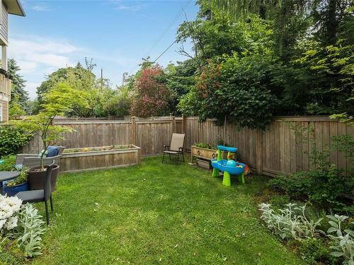 4-2923 Shelbourne St, Victoria, BC - Outdoor With Backyard