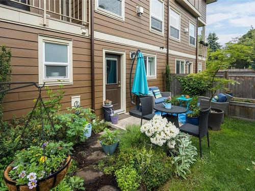 4-2923 Shelbourne St, Victoria, BC - Outdoor With Exterior