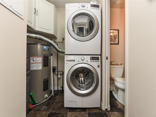 6-232 Birch St, Campbell River, BC - Indoor Photo Showing Laundry Room
