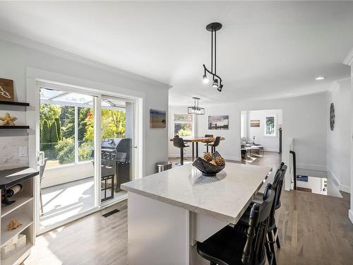 4888 Bench Rd, Cowichan Bay, BC - Indoor Photo Showing Kitchen