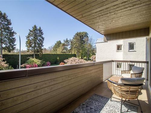301-920 Park Blvd, Victoria, BC - Outdoor With Deck Patio Veranda With Exterior