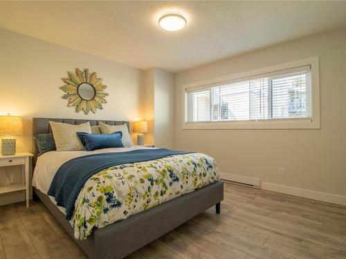 301-920 Park Blvd, Victoria, BC - Indoor Photo Showing Bedroom