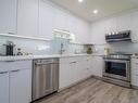 301-920 Park Blvd, Victoria, BC  - Indoor Photo Showing Kitchen With Upgraded Kitchen 