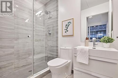 307 - 39 Roehampton Avenue, Toronto, ON - Indoor Photo Showing Bathroom
